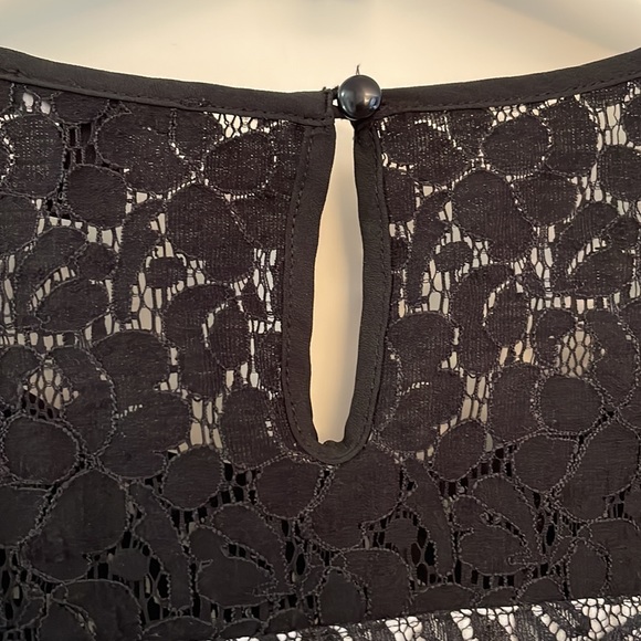 JACOB White Dress Top with Black Lace Details - Picture 3 of 5
